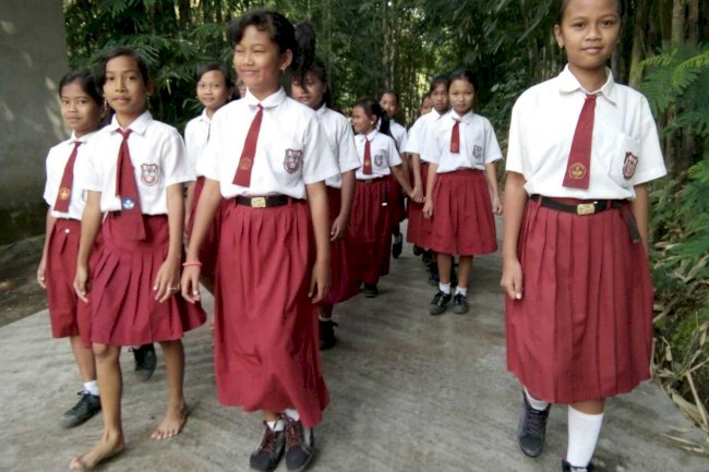 Kini Kami Tidak Lagi Bergelut Dengan Jalan Berlumpur Saat Ke Sekolah