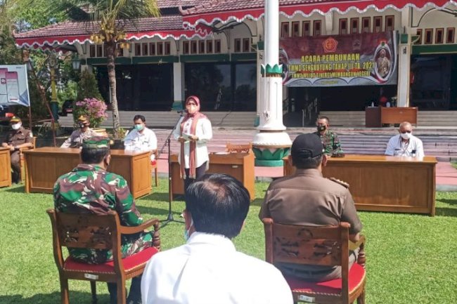 Pembukaan TMMD Sengkuyung Tahap III di Desa Ketitang Kec. juwiring dan Karya Bakti Mandiri Klaten Bersinar ( KBMKB ) ke-X Desa Burikan Kec. Cawas Kabupaten Klaten.