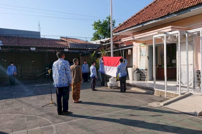 Upacara HUT RI ke 76 Dinas Pemberdayaan Masyarakat dan Desa Kabupaten Klaten