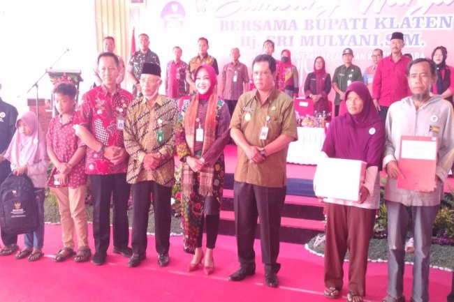 Sambang Warga di Belang Wetan, Bupati Klaten Ajak Jajarannya  Lariskan Dagangan UMKM