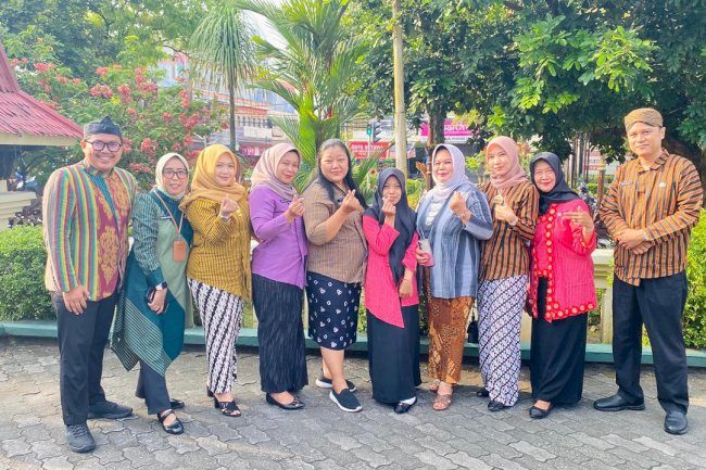 Pegawai Dispermasdes Kabupaten Klaten Mengikuti Upacara Peringatan Hari Kartini 2026 di Halaman Pendopo Pemda Klaten